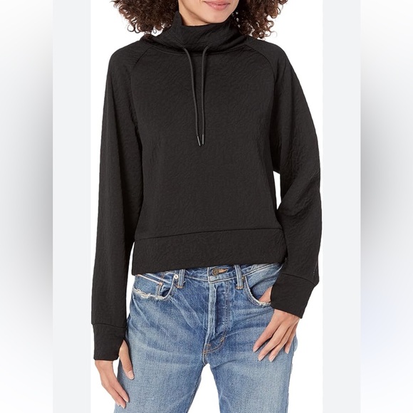 Juicy Couture Tops - Juicy Couture jacquard quilted crop pullover black medium cowl neck thumb holes